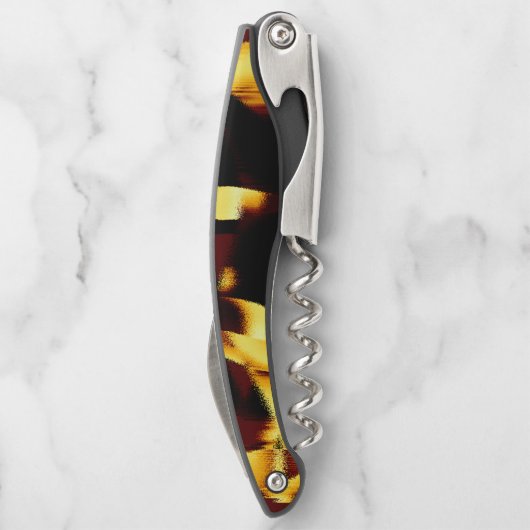 ストリークの燃えた黄色はビロードまたは傷ついたスプレーに見える ソムリエナイフ (裏面)