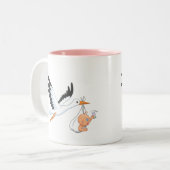 ストルク運のベビーが自撮りピンク2 ツートーンマグカップ (正面左)