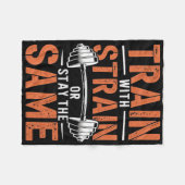 ストレイン付きトレーニング – フィットネスモチベーションGym Muscle フリースブランケット (正面(横))