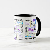 ストレスレリーフ、浮き彫りの穏やかで及びリラックスさせるなタイポグラフィのマグ マグカップ (正面右)