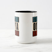 ストレートアウトタヒューストンテキサス州TX USA ツートーンマグカップ (中央)