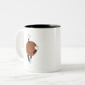 ストロウォフェルは喜びに飛び跳ねる。 ツートーンマグカップ (正面左)