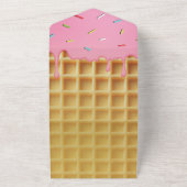 ストロベリーアイスクリームワッフルコーン誕生日 オールインワン招待状 (外側)