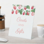 ストロベリーカード及びギフトベリースウィート誕生日 台座サイン (インサイチュ)