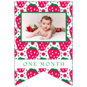 ストロベリーガール1st誕生日マイルストーンの写真  バンティングフラッグ (第3の旗)