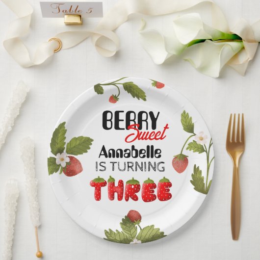 ストロベリーサード誕生日 ペーパープレート (ウェディング)
