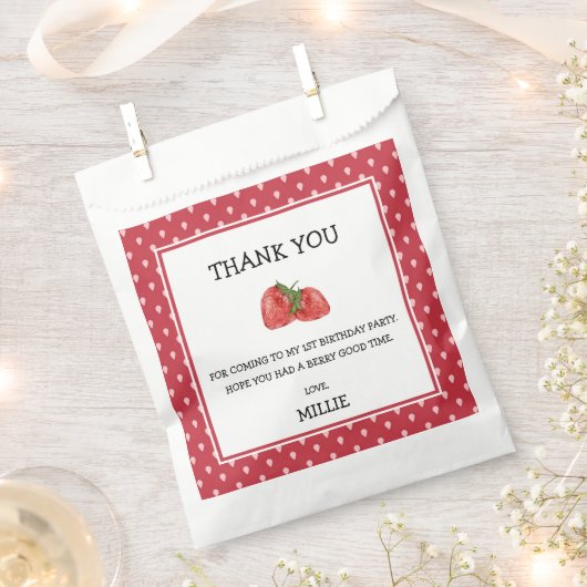 ストロベリースウィート1stバースデーパーティービーフバー フェイバーバッグ (クリップ留めされた状態)