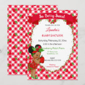 ストロベリーテーマの赤ちゃん女の子チェック柄 赤と緑 招待状 (正面/裏面)