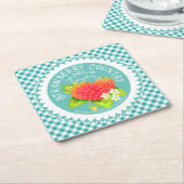 ストロベリードイリーティール（緑がかった色）ギンガム スクエアペーパーコースター (アングル)