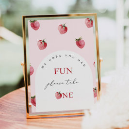 ストロベリーファースト誕生日おめでとう ポスター