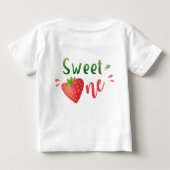 ストロベリーベビーTシャツベリー甘いワンガールシャツ ベビーTシャツ (裏面)