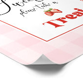 ストロベリーベリーの誕生日は甘いごちそう ポスター (角)