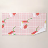 ストロベリーミルクマンガよくはしゃぐー：パターン バスタオル (バスタオル)