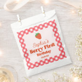 ストロベリーレッドピンクベリー第1誕生日パーティー フェイバーバッグ (クリップ留めされた状態)