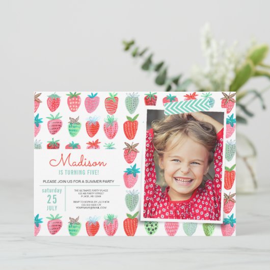 ストロベリー誕生日招待状ベリースウィートパーティー 招待状 (スタンド正面)