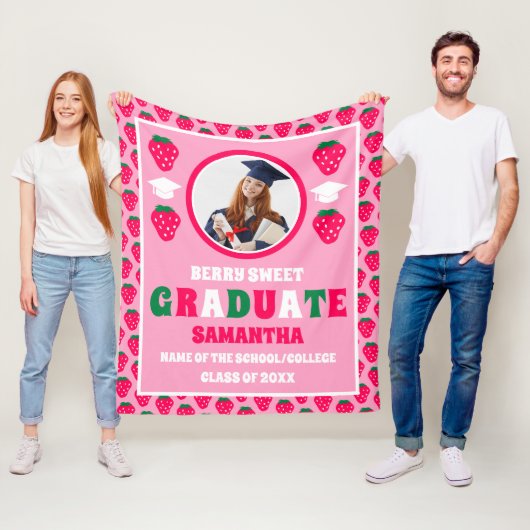 ストロベリー2025大学院写真卒業 フリースブランケット (インサイチュ)
