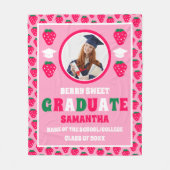 ストロベリー2025大学院写真卒業 フリースブランケット (正面)