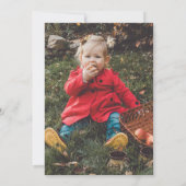 ストロベリ図解入りの、写真付きのーの最初の誕生日パーティー 招待状 (裏面)