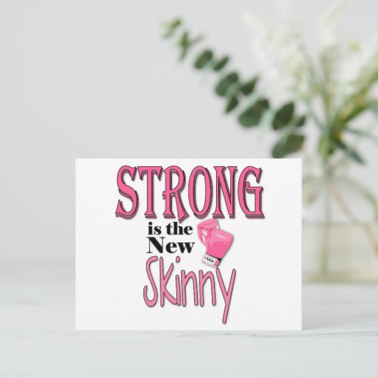 ストロングは新しいスキニー!ピンクのボクシング手袋 ポストカード (スタンド正面)