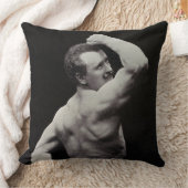 ストロングメンユーゲンサンドーボディビルによる新しいポーズ クッション (ブランケット)