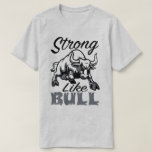 ストロングライクブルブルフィットネススポーツジムスローガンTシャツ Tシャツ<br><div class="desc">私たちの"強いライク・ブル"Tシャツは、仕事やトレーニングの間与えに、あなたの余分なモチベーションのために完璧である…それに見素晴らしえる。</div>