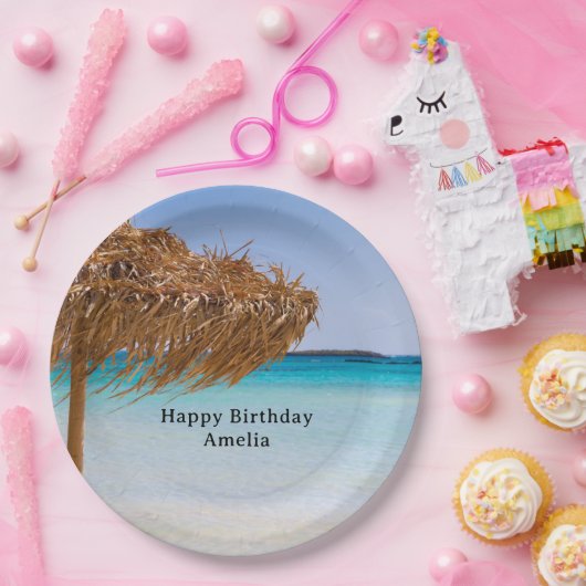 ストロー傘のある風景豊かな熱帯ビーチの誕生日 ペーパープレート (パーティー)