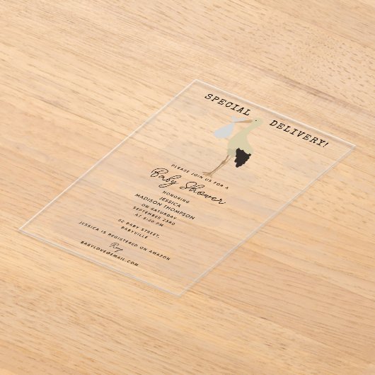 ストーク生まれたばかりの男の赤ちゃんガールベビーシャワー アクリル招待状 (レイダウン)