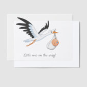 ストーク運の赤ちゃんシャワーインサート ベラム紙招待状 (オフセット)