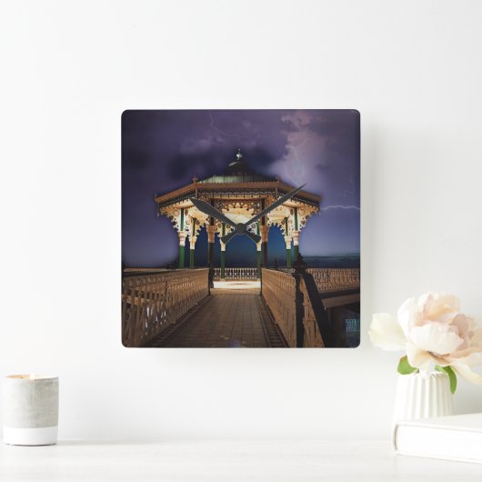 ストーミースカイアットブライトンビーチバンドスタンド スクエア壁時計 (ホーム)