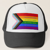 ストーリーは大切 LGBTQ+プライド 交差する虹の旗 キャップ (正面)