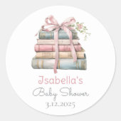 ストーリーブックニューチャプターピンクボウ女の子の赤ちゃんシャワー ラウンドシール (正面)