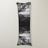 ストーンウィングススカル ボディピロー (正面縦)