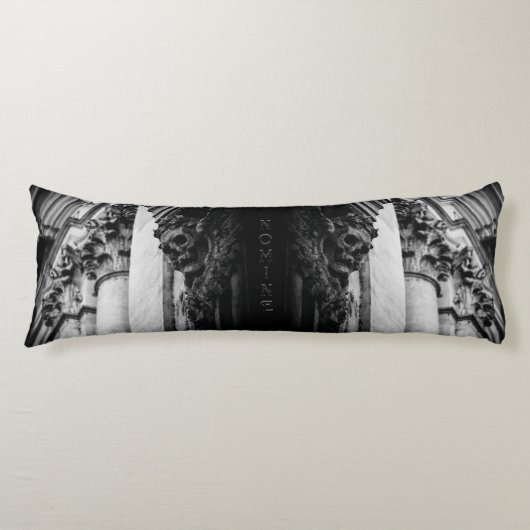 ストーンウィングススカル ボディピロー (正面)