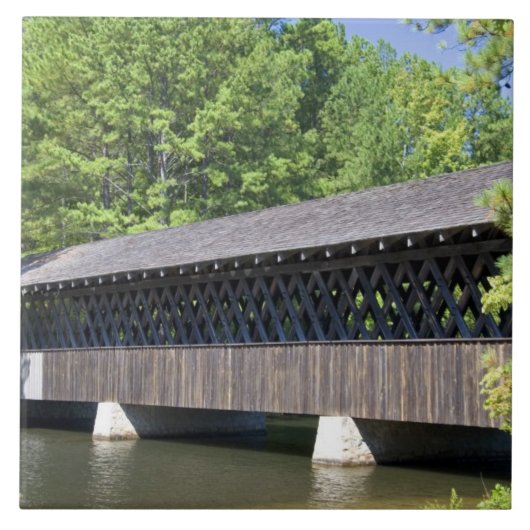 ストーン・マウンテンの屋根付き橋 ストーンにて タイル (正面)
