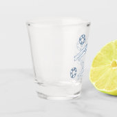 スナイクロ芸術的泳ぐ人ブルーイラストレーション ショットグラス (左)