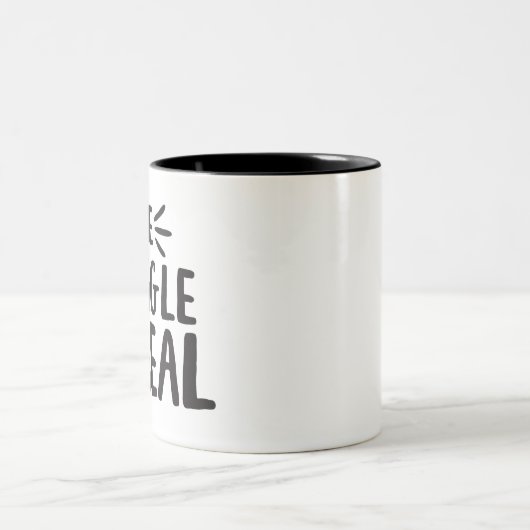 スナグリ実在グは文化ことわざ引用文アートデザイン ツートーンマグカップ (中央)