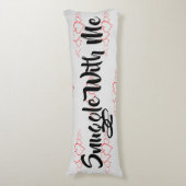 スナグルウィズミー赤いハートグレー ボディピロー (正面縦)