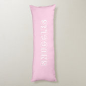 「スナグルズ」淡いピンクの白い文字 ボディピロー (裏面 (縦))