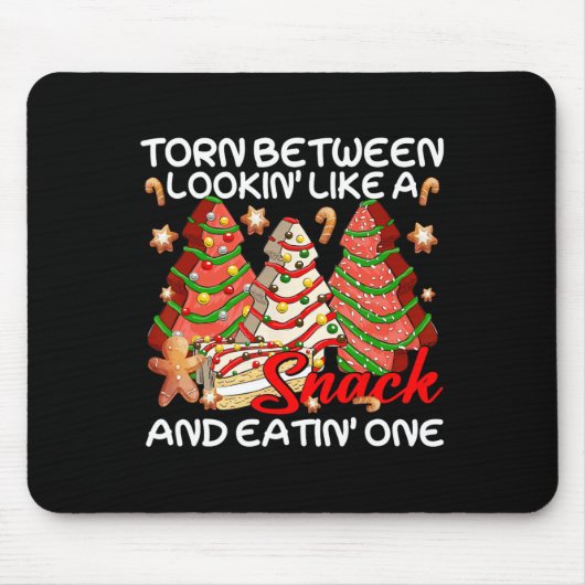 スナックケーキパのように見ている間で引き裂かれたクリスマスツリー マウスパッド (正面)