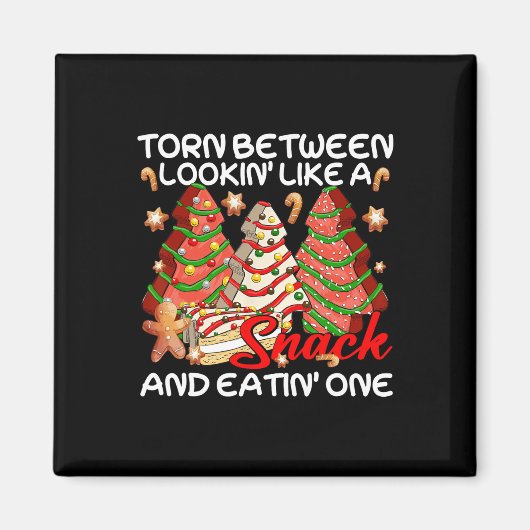 スナックケーキパのように見ている間で引き裂かれたクリスマスツリー マグネット (正面)