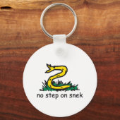 スニックミームGadsden parody SnekRight キーホルダー (正面)