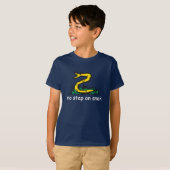 スニックミームGadsden parody SnekRight Tシャツ (正面フル)
