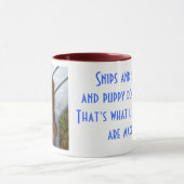 スニップおよびかたつむりおよび小犬は男性の後につきます マグカップ (中央)