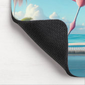 スニーカーを履いたピンクのフラミンゴ マウスパッド (コーナー)