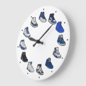 スニーカーアクリル壁掛け（白/青） ラージ壁時計 (傾斜)