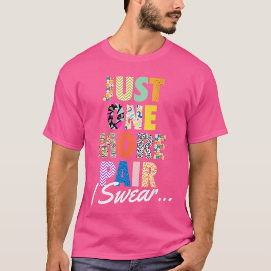 スニーカー好きのための「もう一足だけ」と誓うTシャツ Tシャツ (正面)