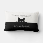 スニークイキャットトゥーチーフェリーブラック装飾用クッション ランバークッション (裏面)