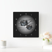 スネアドラムの~の3D楽譜の~Silver及び黒の背部 スクエア壁時計 (ホーム)