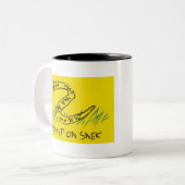 スネクガッズデン国旗のステップなし ツートーンマグカップ (正面左)