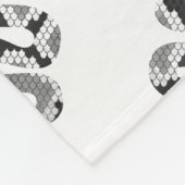 スネークグレーとライトグレーシルエット フリースブランケット (角)